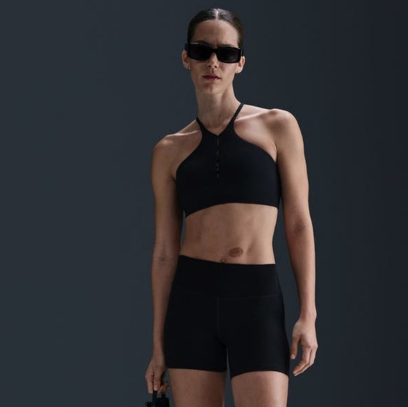 Nike Black Womens Keyhole Sports Bra NWT - Picture 2 of 9